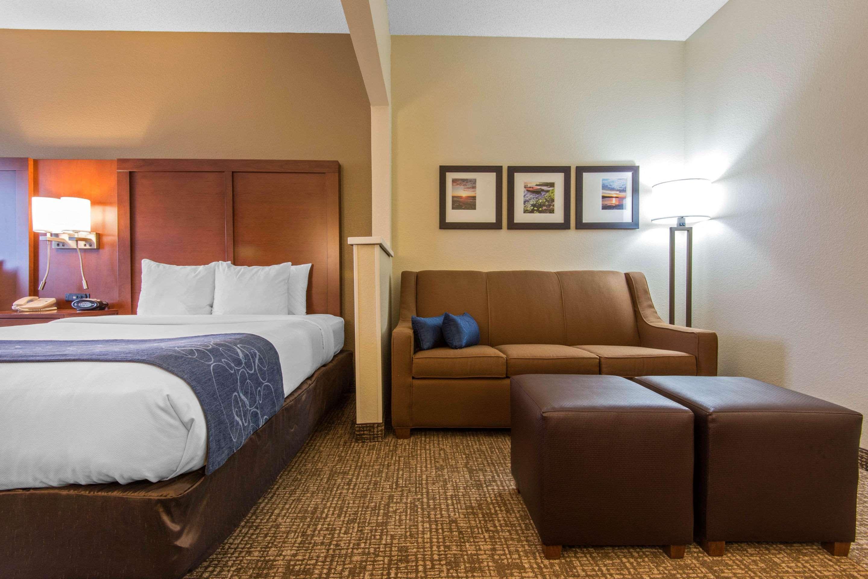 Comfort Suites Rochester Henrietta University Area Exterior foto