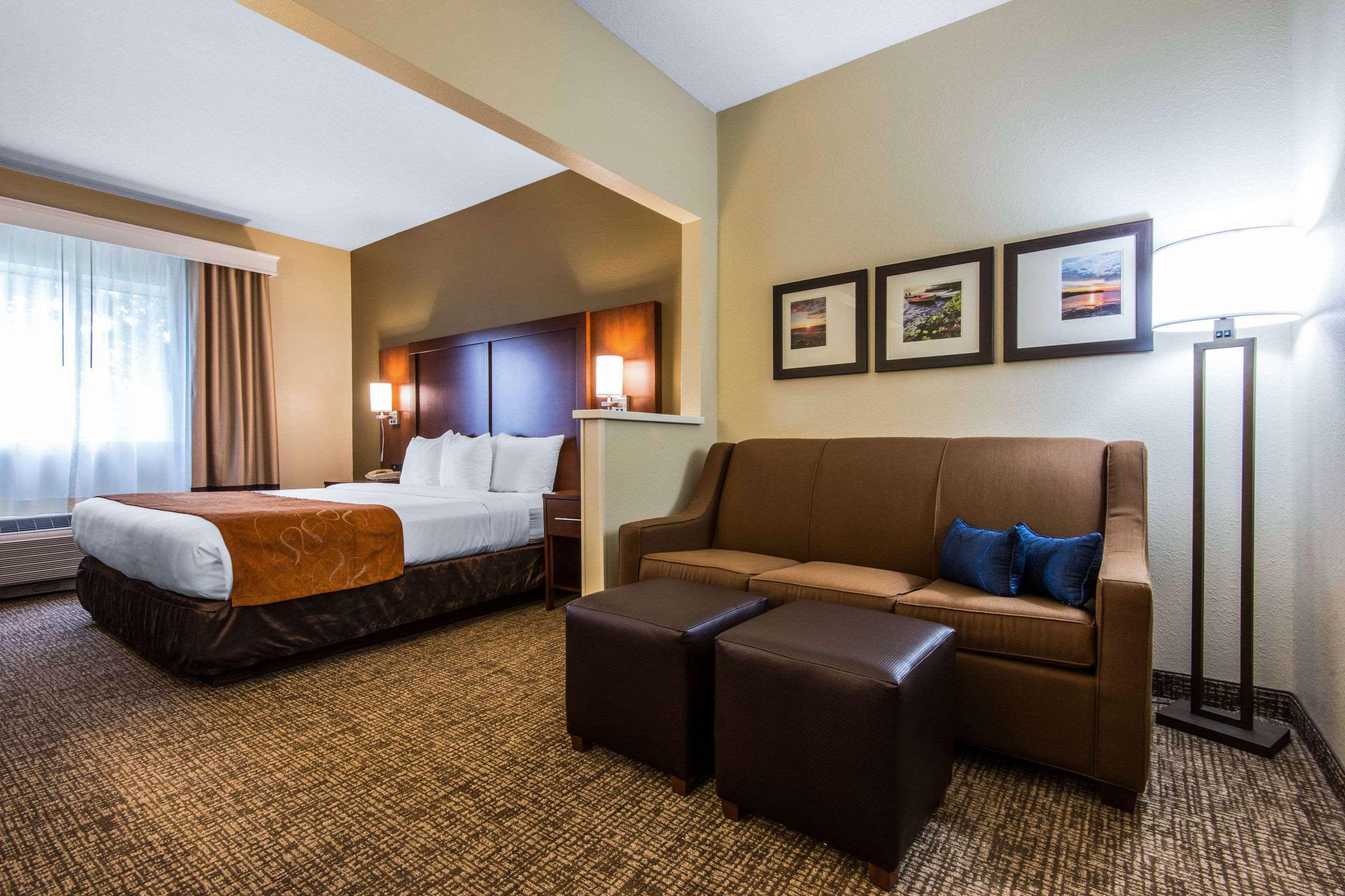 Comfort Suites Rochester Henrietta University Area Exterior foto